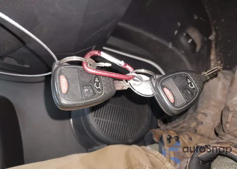 2010 Jeep Liberty Sport z USA, uszkodzony, nr VIN 1J4PP2GKXAW133399